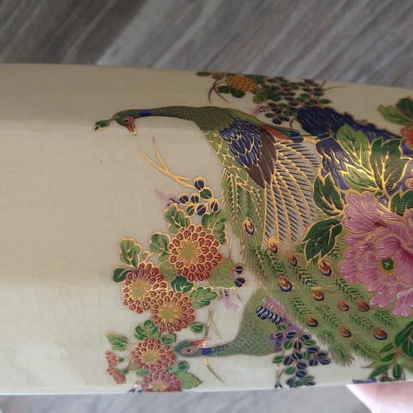 Imperial Japan Vintage Porcelain Vase with peacock design and gold trimmed - Picture 4 of 7